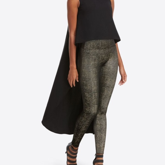 SALE ⬇️ NWT Spanx Velvet Black Gold Shine Legging - Picture 2 of 7